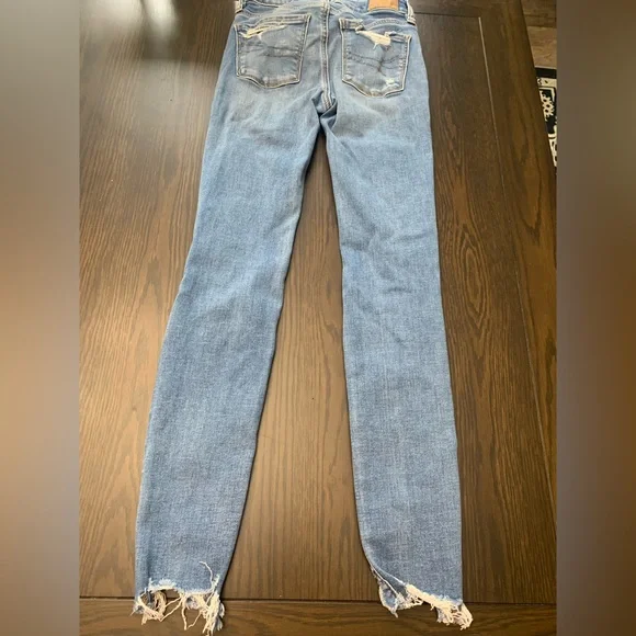 American Eagle distressed jeans - Picture 5 of 7